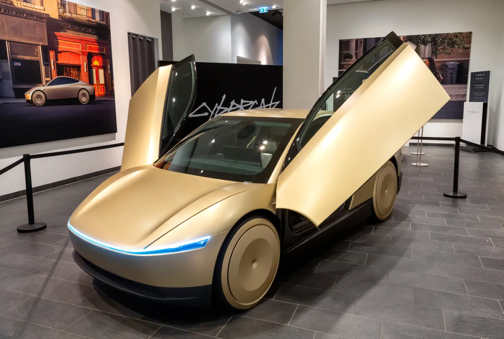 SE PUEDE USAR/Tesla Cybercab (Foto: Avda, via Wikimedia Commons).
