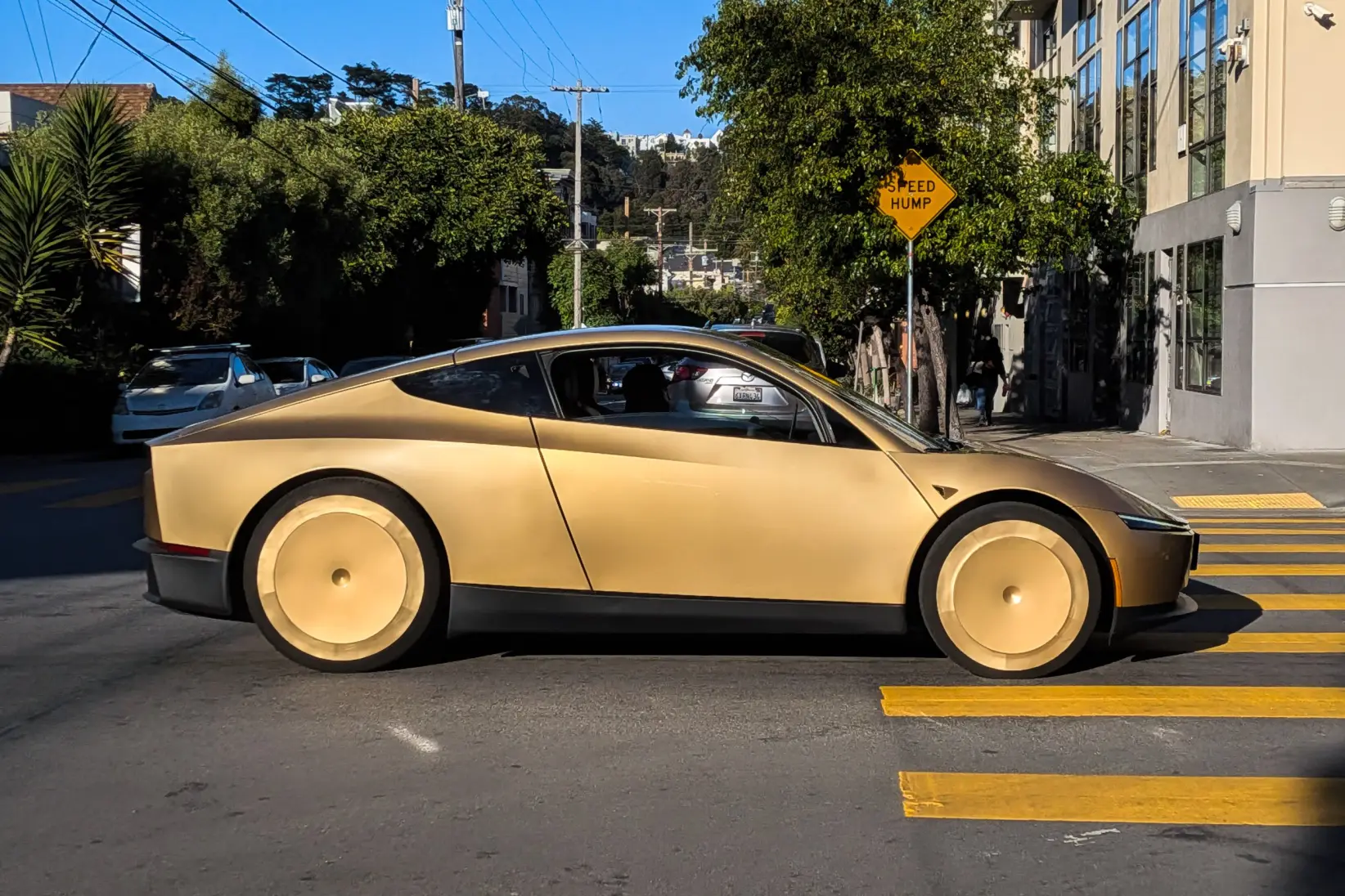 SE PUEDE USAR/Tesla - Cybercab (Foto: 9yz, via Wikimedia Commons)