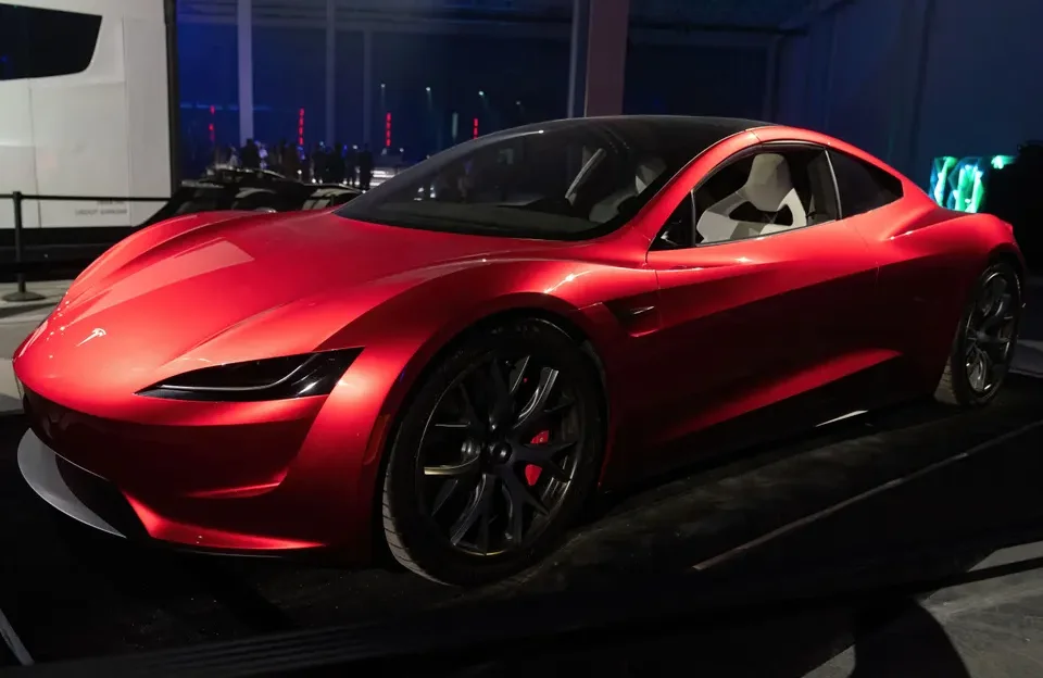 Elon Musk quiere llevar tecnología de SpaceX al nuevo Tesla Roadster y promete un auto fuera de lo común