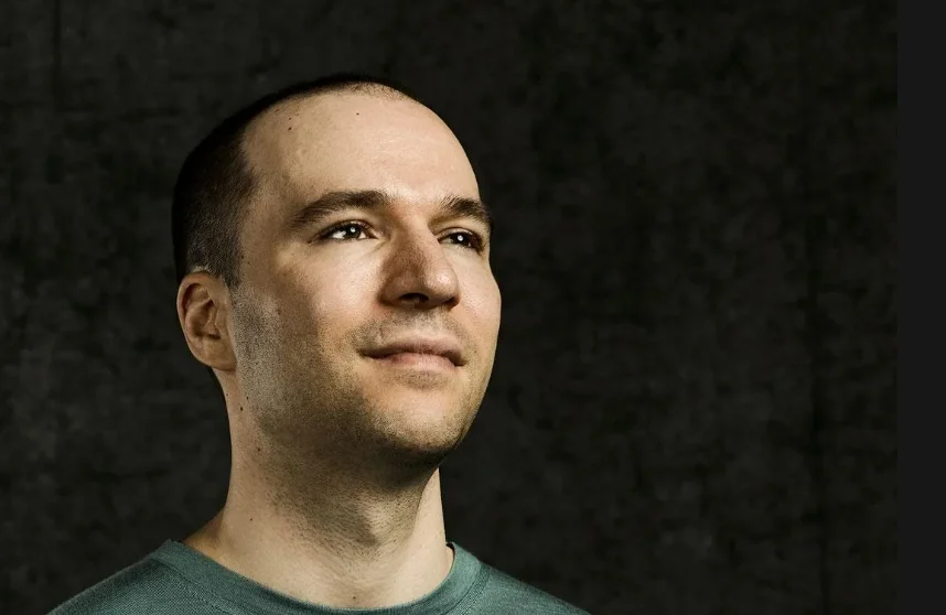 El hombre que hizo millones gracias a OpenAI y se metió entre los 400 más ricos de EE.UU.