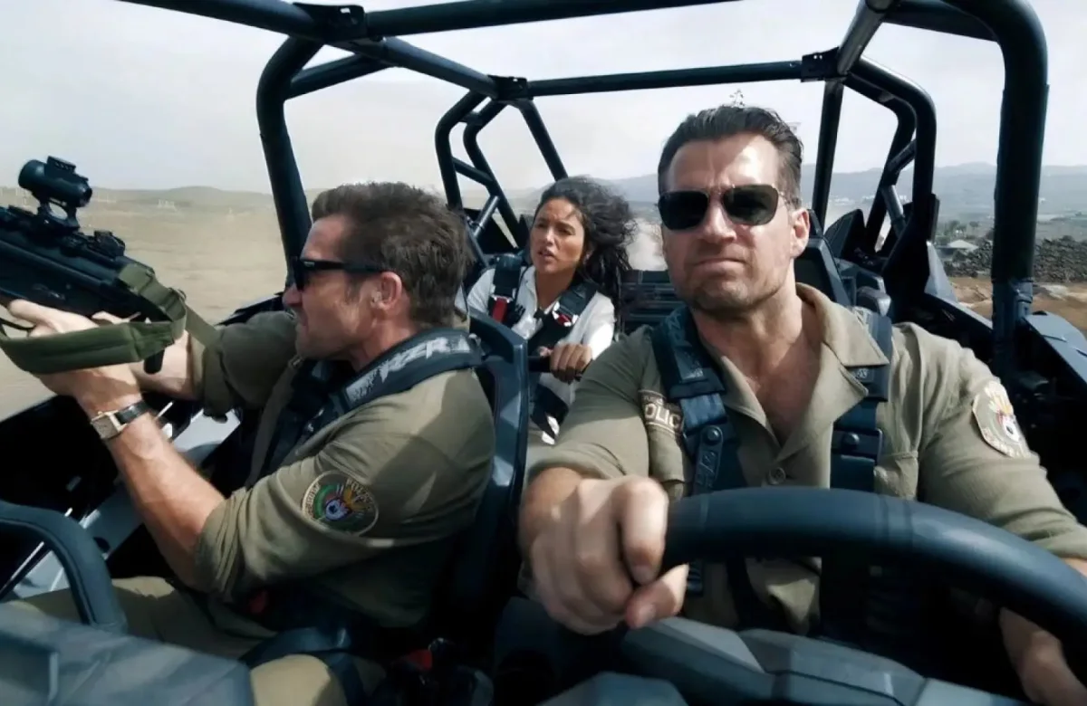 Qué ver: En la zona gris, acción y comedia con el sello de Guy Ritchie
