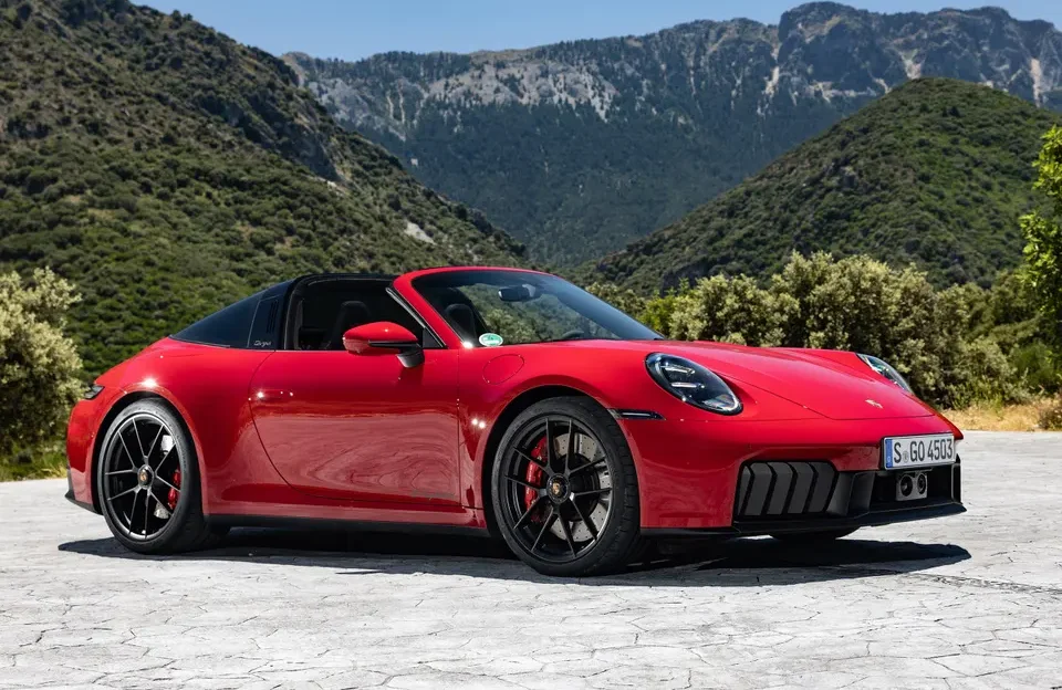 Porsche convirtió en híbrido uno de sus deportivos más emblemáticos