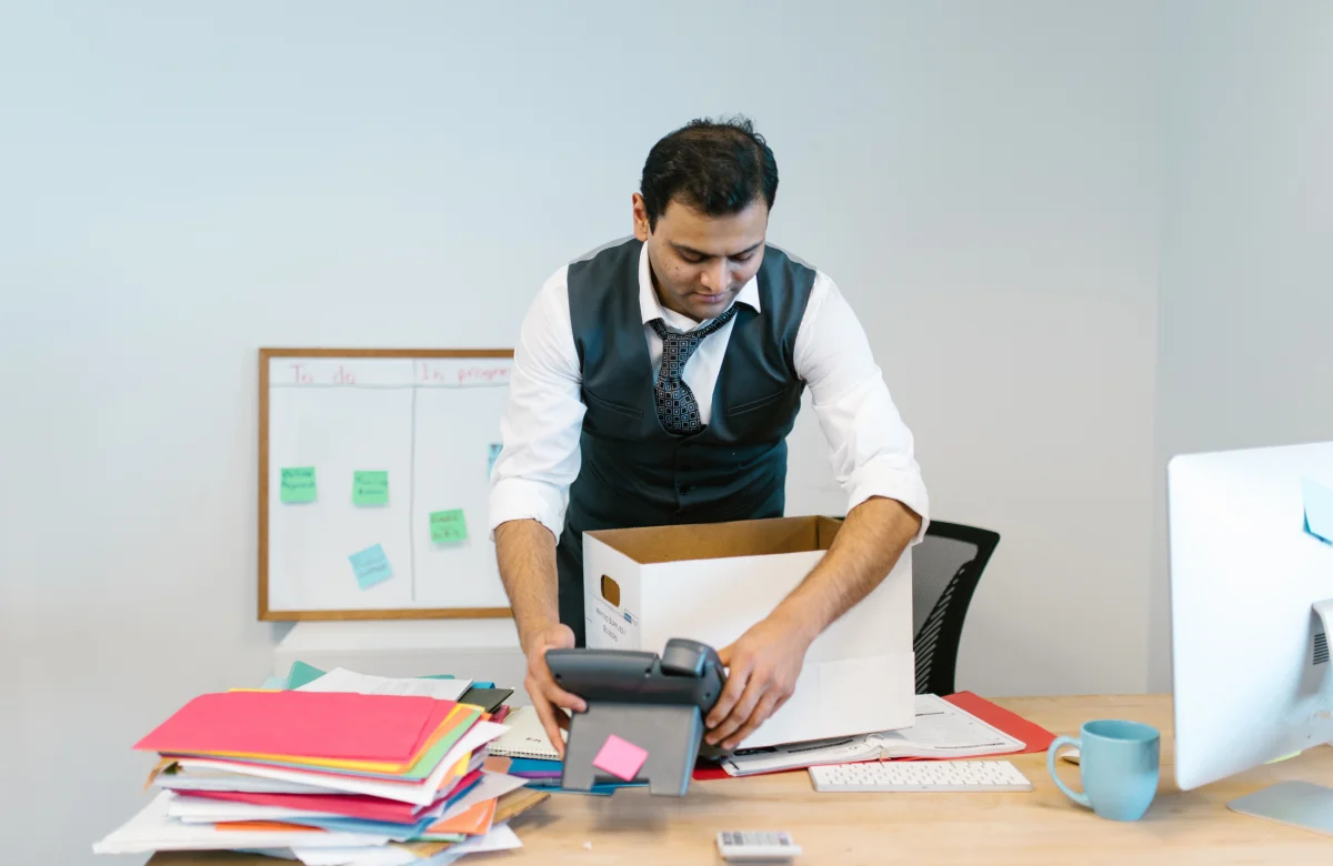 Quedarse o irse: cómo saber cuándo un buen trabajo empieza a frenar tu carrera