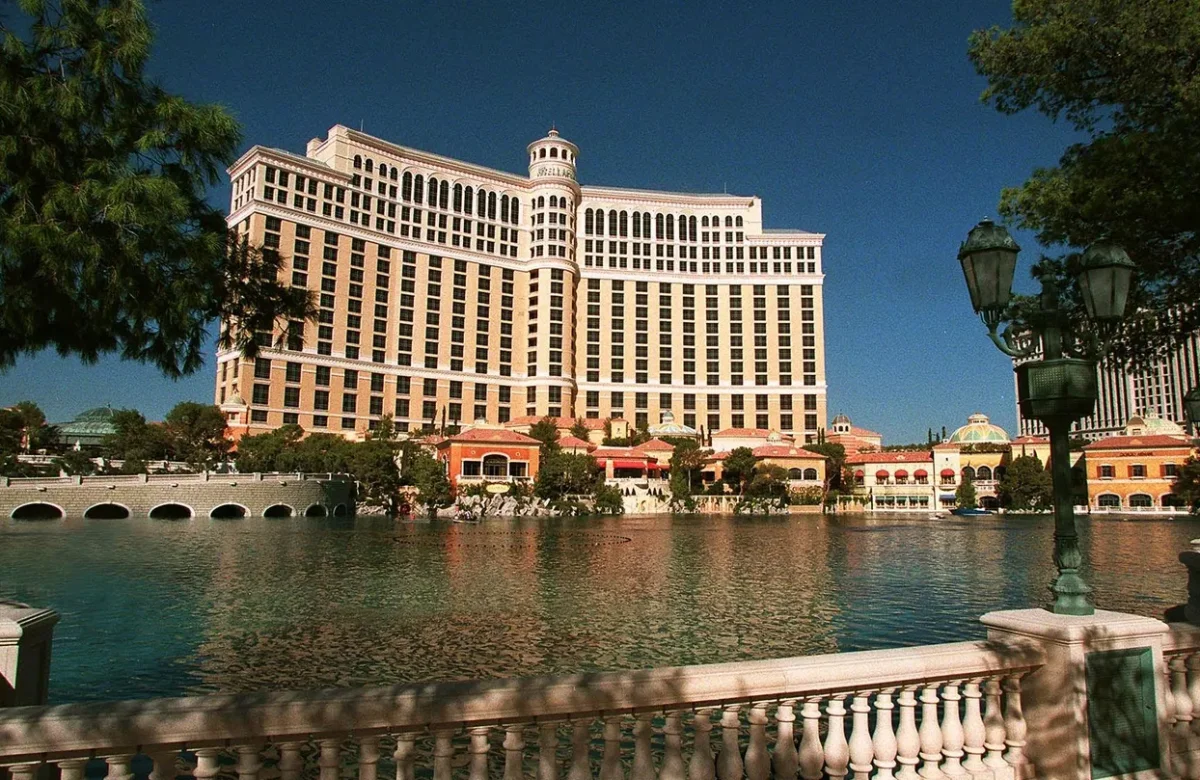 Barry Diller retira su oferta de US$18.000 millones por MGM Resorts y las acciones caen
