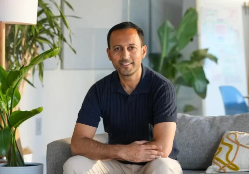 El cofundador de Udemy apuesta contra la universidad tradicional con una nueva academia de IA