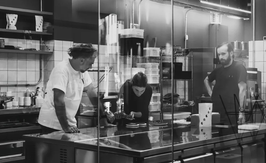 Cacao Seis Montes, el emprendimiento uruguayo que lleva la lógica del café de especialidad al chocolate, vende 600 tabletas al mes y apunta a crecer