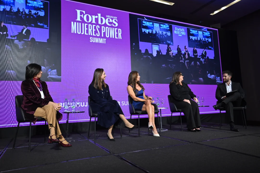 Lucía Basso, Verónica Melián, Virginia Staricco y Ximena Fernández y Mathías Buela. Foto: Diego Olivera. - Foto: Diego Olivera.