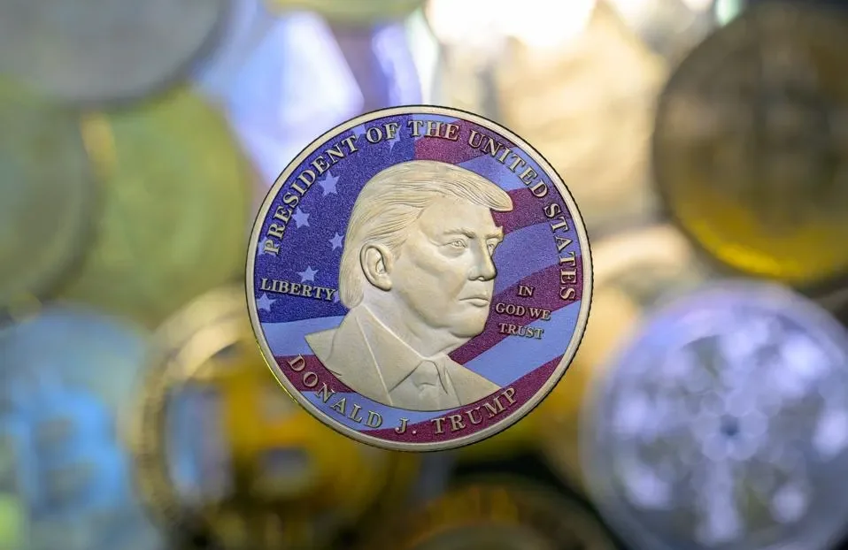 Una cena con Trump y relojes de oro: la nueva recompensa para los mayores poseedores de su memecoin $TRUMP