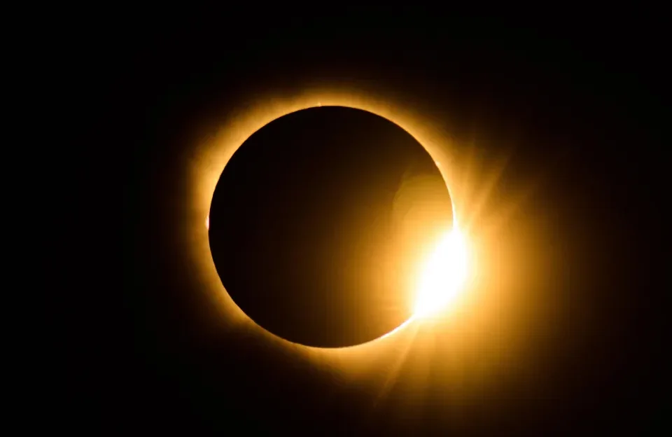 Faltan 300 días para el eclipse del siglo: por qué no habrá otro igual hasta 2114