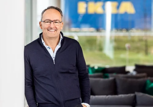 IKEA automatizó la atención con IA, reconvirtió a 8.500 empleados y creó un negocio de US$ 1.370 millones
