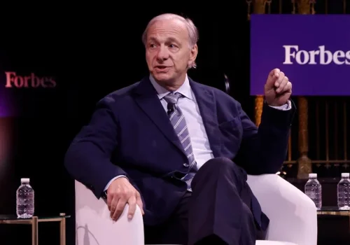 El multimillonario Ray Dalio advierte que la burbuja de la IA podría estallar pronto