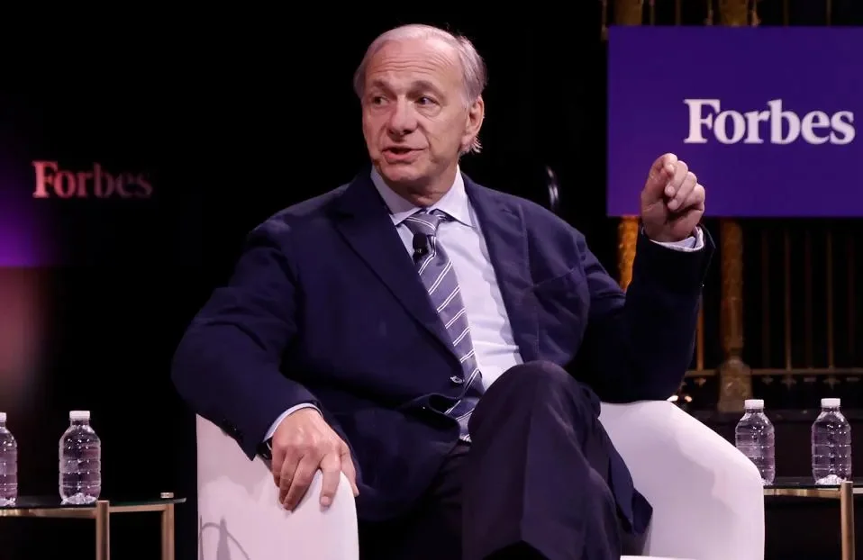 El multimillonario Ray Dalio advierte que la burbuja de la IA podría estallar pronto