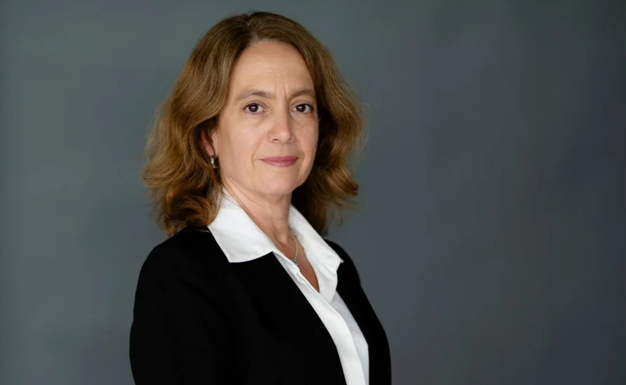 IA y mercado laboral: la clave es cómo incorporarla "para que las personas sigan siendo útiles", dijo Rossana Grosso, de PwC Uruguay 