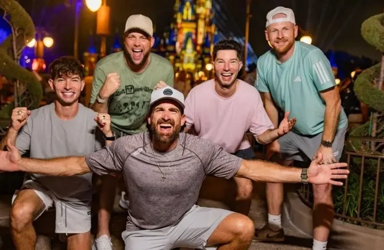 Disney se alía con un gigante de YouTube que tiene 130 millones de seguidores: qué hay detrás del acuerdo
