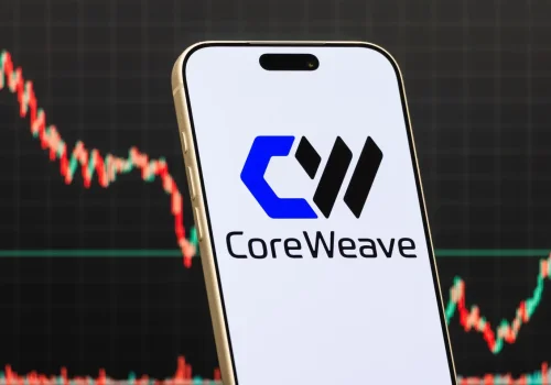 CoreWeave tocó su mínimo del año y Goldman Sachs sorprendió al recomendar comprar sus acciones