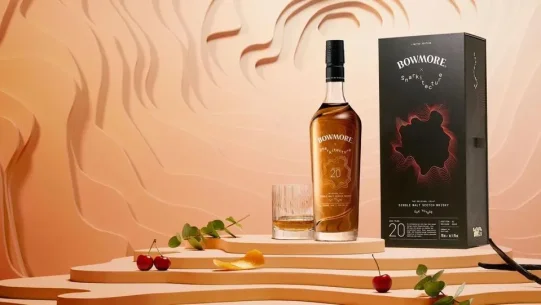 (SE PUEDE USAR) Bowmore Captivo Oak Voyage Crédito: Suntory Global Spirits - Suntory Global Spirits
