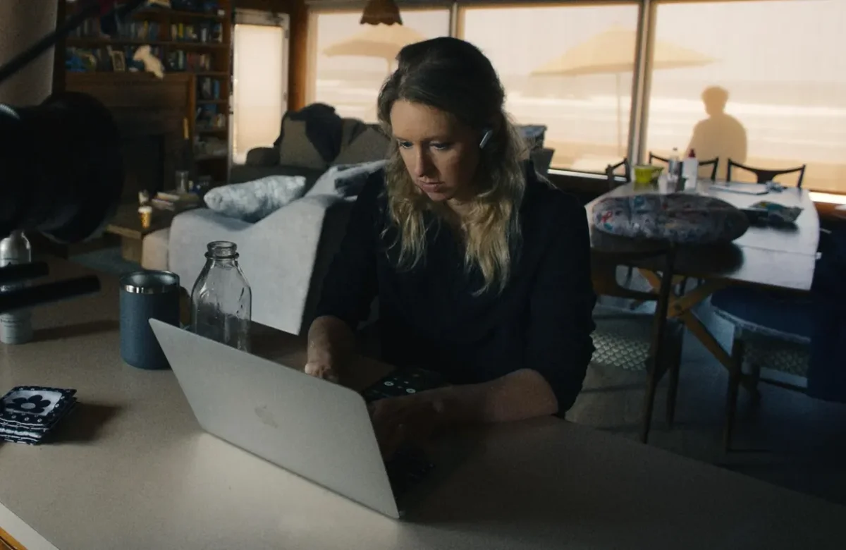 Por qué el documental sobre Elizabeth Holmes podría hacer historia en los Oscar