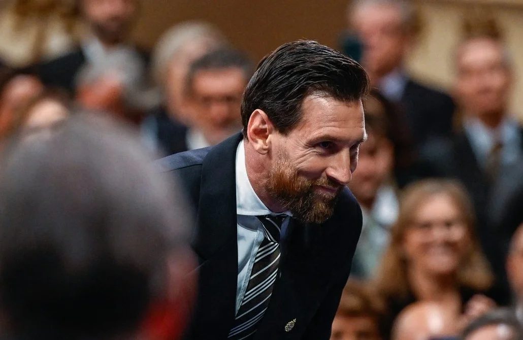 Messi recibió un premio histórico en España y reveló la emotiva historia familiar que hay detrás del reconocimiento