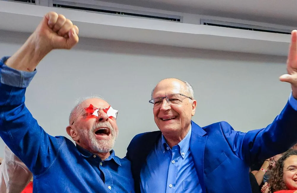 Brasil: Lula venció a Flávio Bolsonaro en el balotaje y asumirá su cuarto mandato presidencial